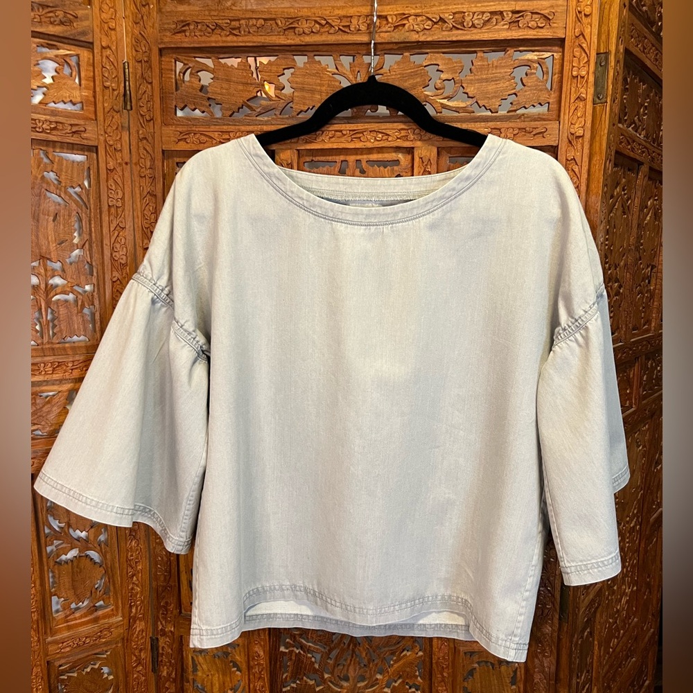 j brand 100% cotton bell sleeve chambray blouse